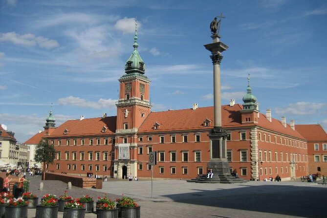 Ghost stories of Warsaw Private Night Tour - Where the tour starts: Sigismunds Column at night