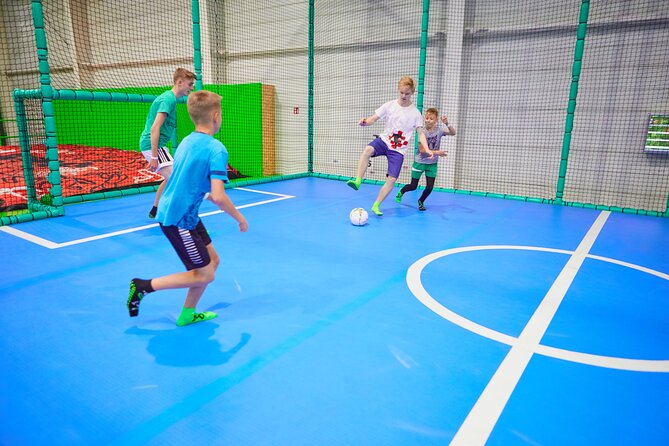 GOjump MEGAPARK Kraków-Sikorki - 1 hour Trampoline Park ticket - For Parents and Non-Jumpers: JumpBar and Arcade Time