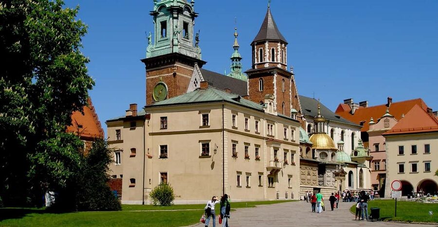 Guided Tour of the Wawel Castle & Cathedral in Cracow - Royal crypts, where the mood turns serious
