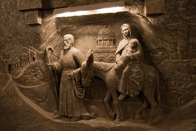 Guided Tour of the Wieliczka Salt Mine and Transfer from Krakow - A half-day plan that saves your Krakow time