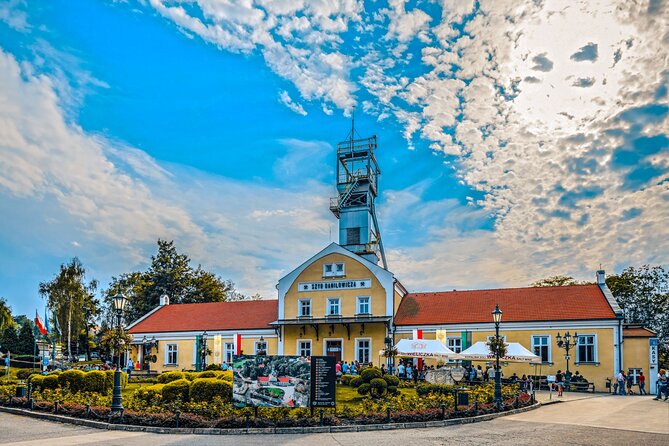 Guided tour to Salt Mine & Schindler Factory with Pick-Up Options - Descending into Wieliczka: 400 steps down and around 15°C underground