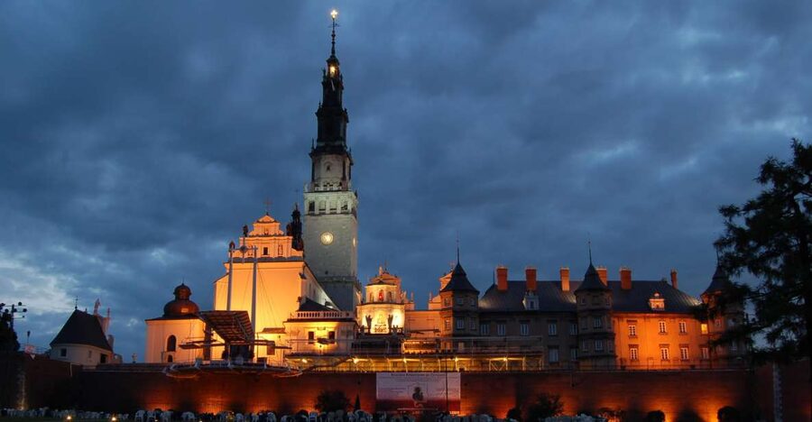 Half-Day Czestochowa Black Madonna Tour from Krakow - Krakow to Czestochowa by Mercedes Minibus, With Room to Breathe