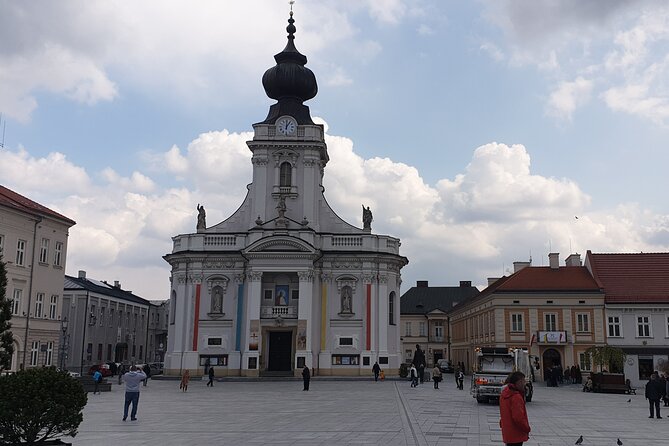 Half-Day John Paul II Route Tour from Krakow - Getting there smoothly: pickup, air-conditioned comfort, and a small-group cap