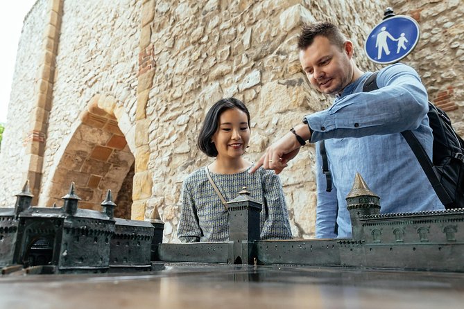 Highlights & Hidden Gems With Locals: Best of Krakow Private Tour - Why this 3-hour private Krakow tour feels different than group chaos