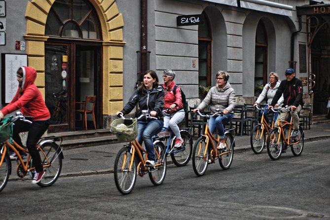Highlights of Krakow Bike Tour - Small group - Lunch break and how to plan your food stop