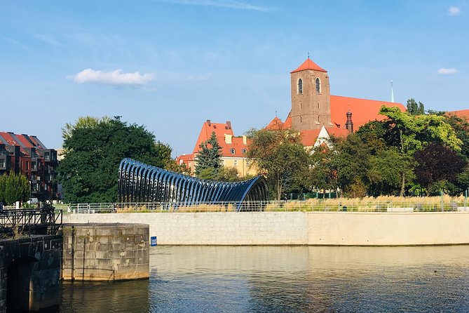 Highlights of Wroclaw Private Tour with one Entrance - Church stops and medieval trade lanes: St Elizabeth, Jatki, Market Hall