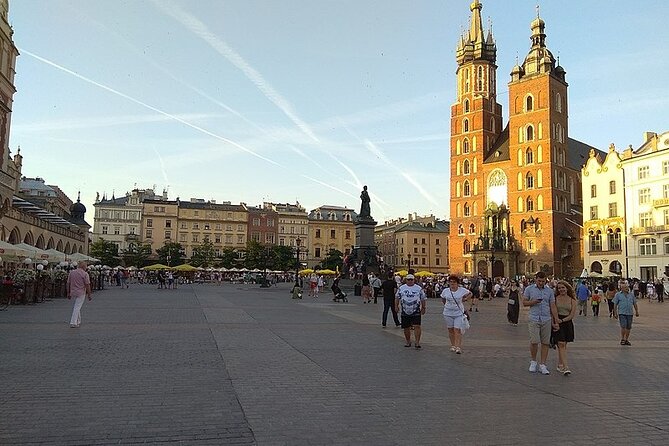 Historic Krakow : Old Town & Wawel Castle Walking tour - Wawel Royal Castle grounds: what you actually get in 30 minutes