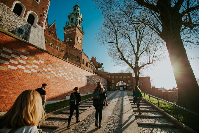 Historic Krakow : Old Town & Wawel Castle Walking tour - Price and value: $3.62 is not just a bargain, it changes your day
