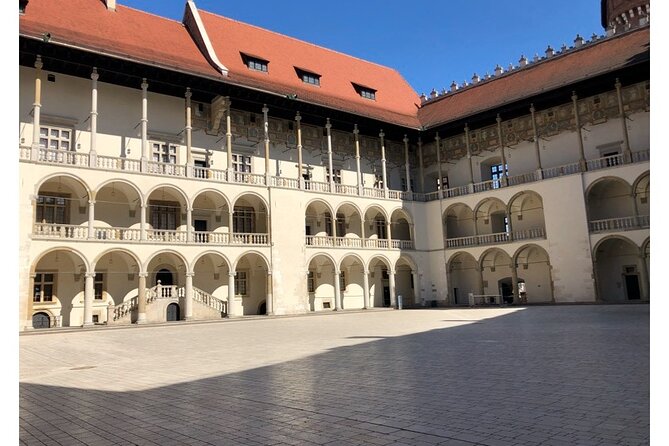 Historic Krakow : Old Town & Wawel Castle Walking tour - Kraków Old Town: the long stop where stories click