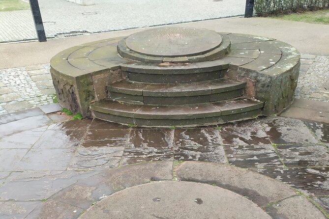 Historical Walking Tour of Jewish Warsaw - The Warsaw Ghetto circuit: memorials, streets, and Miła 18