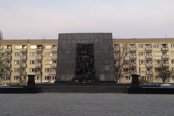 Historical Walking Tour of Jewish Warsaw - Fragment of the ghetto wall: seeing the trace of a vanished neighborhood