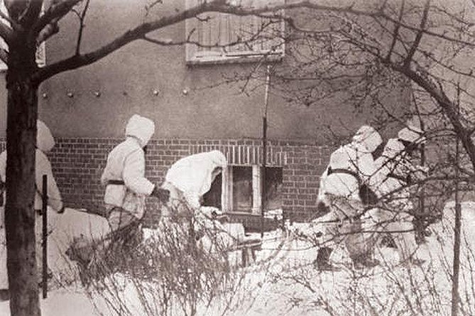 III Reich & WW2 in Wroclaw. Monday, Wendsday, Friday regular tour - Where you start: Hotel Monopol to the destroyed New Synagogue site