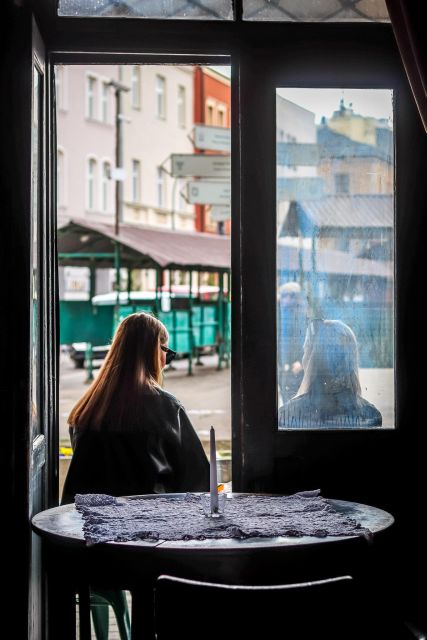 Jewish Krakow Walking Tour in English - Starting at the Old Synagogue: your first 10 minutes matter