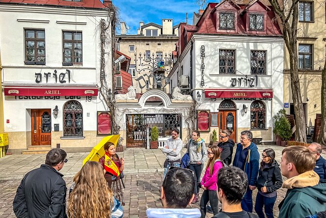Jewish Krakow Walking Tour - Szeroka Street and Remuh Synagogue, reading the Jewish Quarter