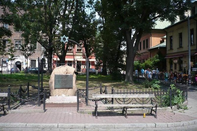 Jewish Quarter, Oskar Schindler's sites and Kraków under Nazi occupation - Kazimierz orientation: Plac Wolnica and the old Market Square