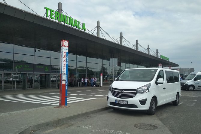Katowice KTW Airport - Kraków City/KrakówAirport Private Transfer - Inside the car: comfort, speed, and the kind of driver you hope for