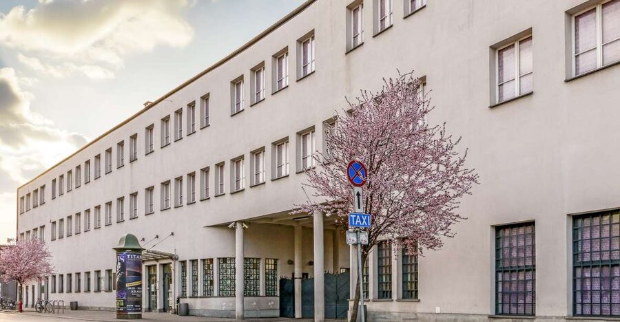 Kazimierz, Schindler's Factory & Ghetto Guided Tour - Should you book this Kazimierz, Schindler’s Factory, and ghetto tour?