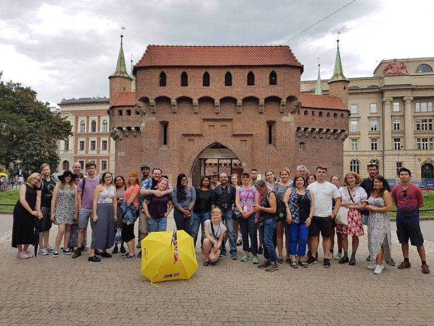 Krakauer old town tour - Finding the tour start between the Barbican and St. Florian’s Gate