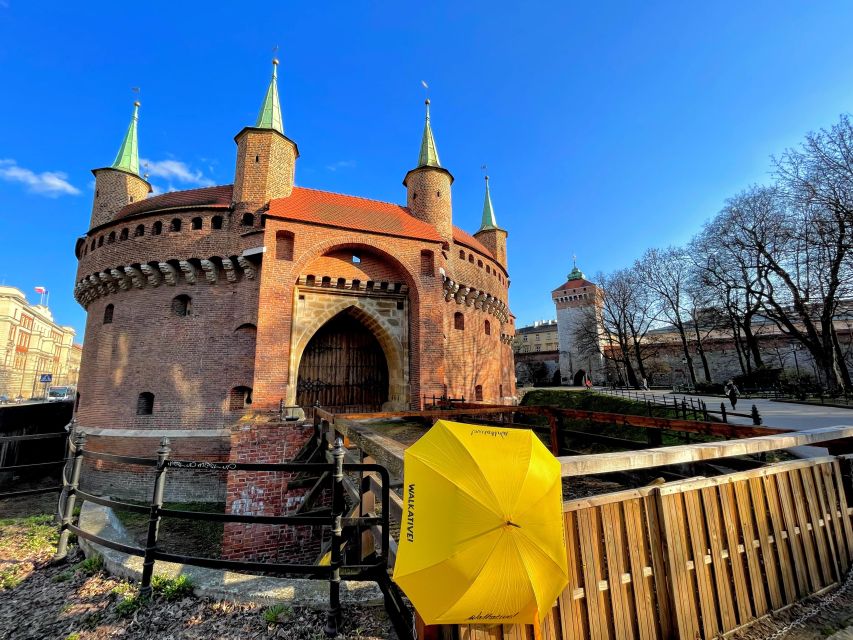 Krakauer old town tour - Archbishopric Palace and the papal window linked to Johannes Paul II