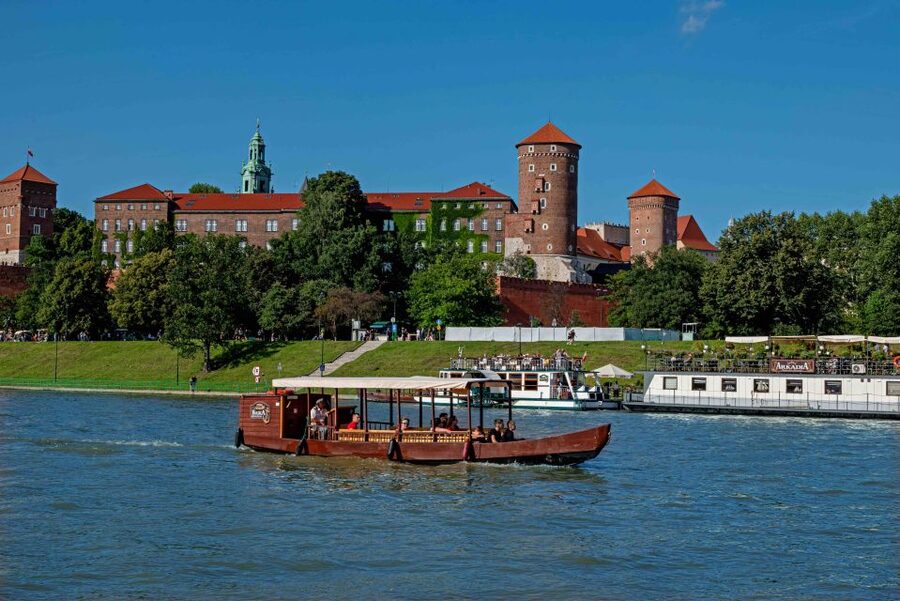 Krakow: 1-Hour Evening Vistula River Cruise - Norbertine Sisters and Dębniki: quieter sightlines, real Krakow texture