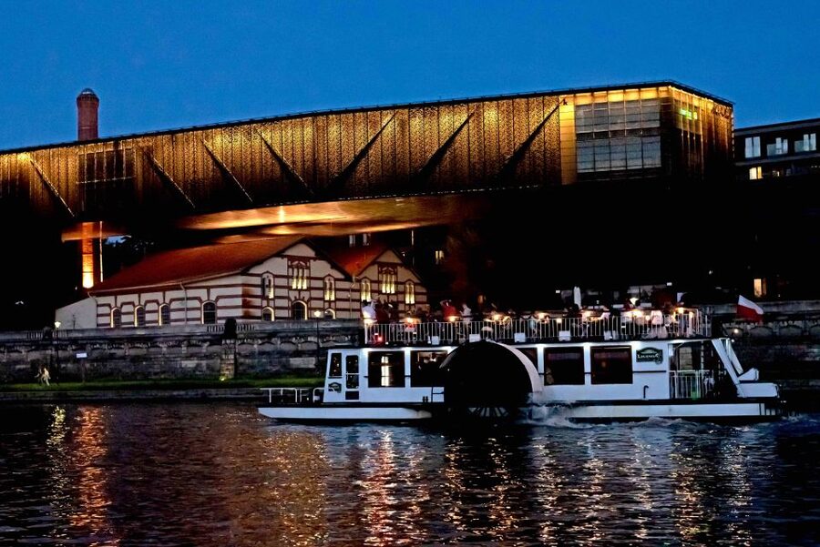 Krakow: 1-Hour Evening Vistula River Cruise - The audio guide: helpful context, but not always loud enough