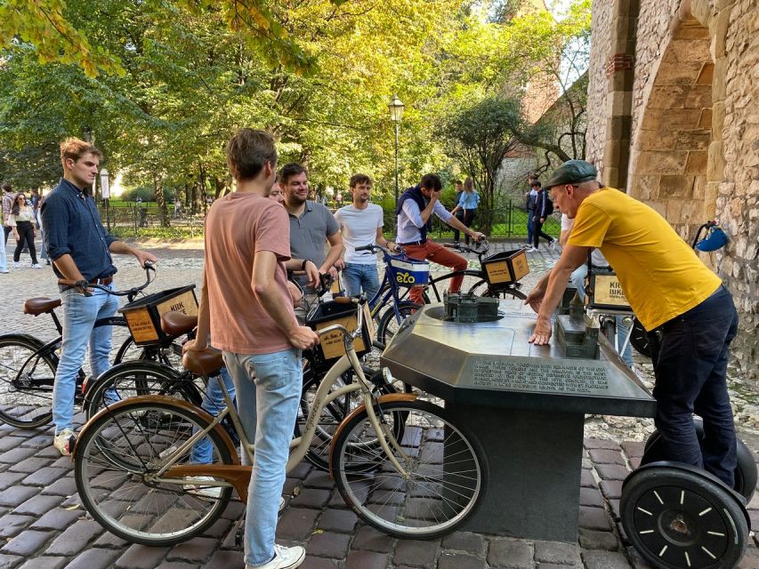 Krakow: 2h Kazimierz (Jewish Quarter) Bike Tour - Post-war remembrance and a living modern Jewish community