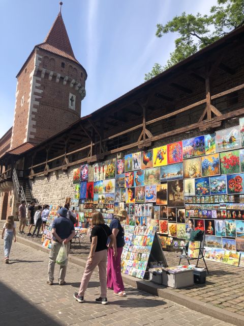 Krakow: 3-Hour Guided Secret Foodies Tour - An old bar stop and the honey vodka shot moment