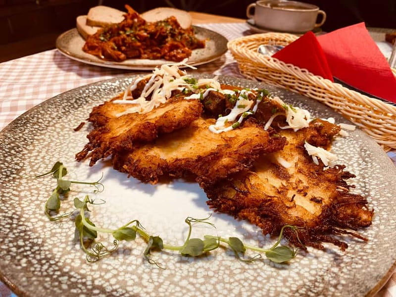 Krakow: 6-Course Full Polish Food Tour with Vodka Tasting - Key things that make this tour worth your evening