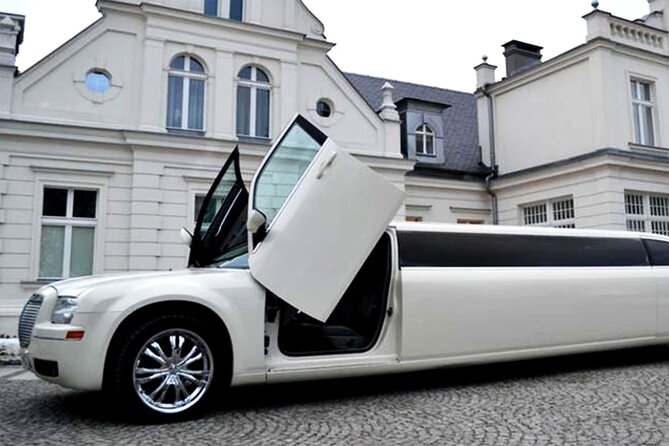 Krakow Airport (KRK) Premium Limo Transfer - Dropping Off in Krakow: Old Town, Hotels, and Small Walking