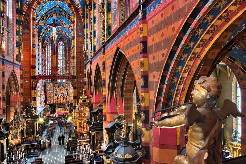 Krakow and Auschwitz Small-Group Tour from Warsaw with Lunch - Krakow Old Town with a guided route that actually makes sense