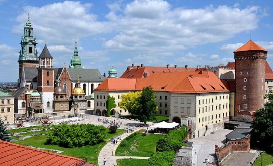 Krakow and Auschwitz Small-Group Tour from Warsaw with Lunch - Wawel Hill: where coronations, weddings, and funerals took place