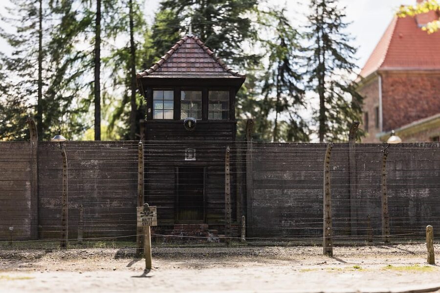 Krakow Auschwitz-Birkenau Memorial Guided Tour Meeting Point - What to bring and how to avoid entry problems