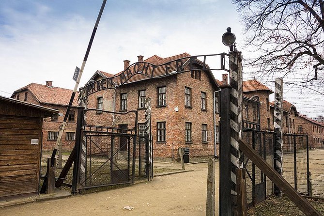 Krakow: Auschwitz-Birkenau & Salt Mine OneDay Tour (hotel pickup) - How the 10 to 11 Hour Krakow Rhythm Really Feels