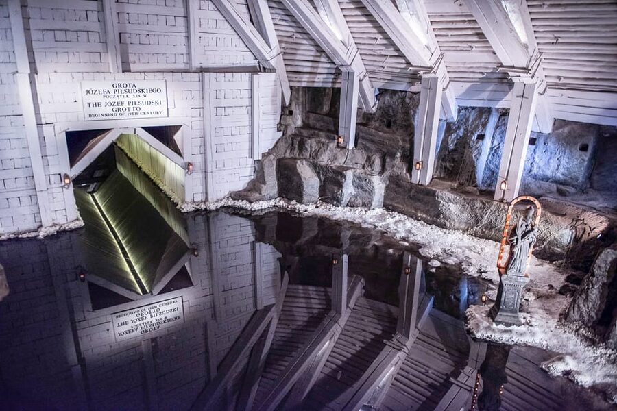 Krakow: Auschwitz-Birkenau & Wieliczka Salt Mine Day Tour - Lunch choices: what’s included and what might feel too short
