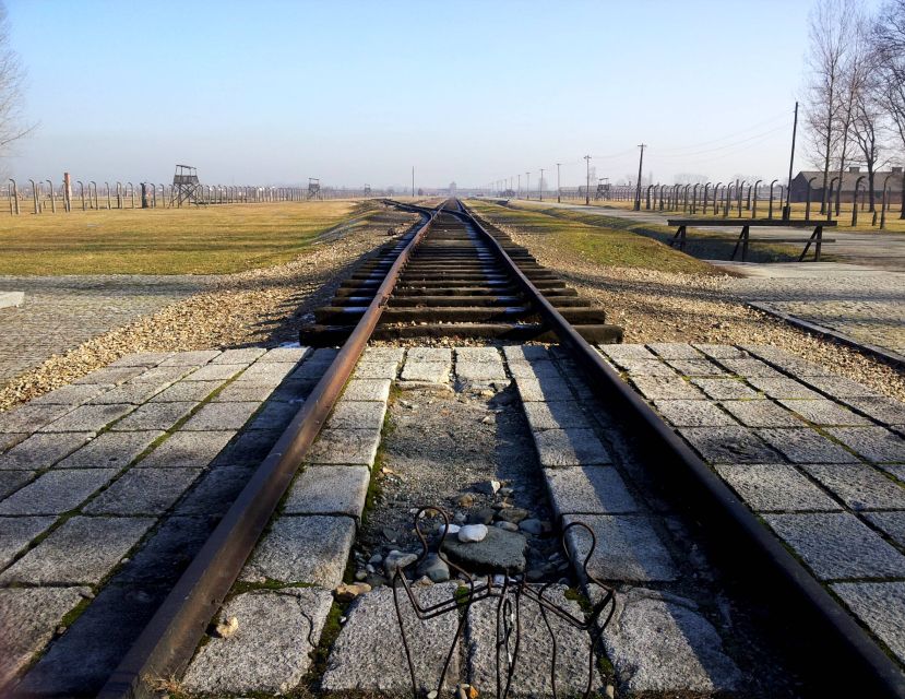 Krakow: Auschwitz-Birkenau & Wieliczka Salt Mine with Lunch - Guides, headsets, and how the day stays readable