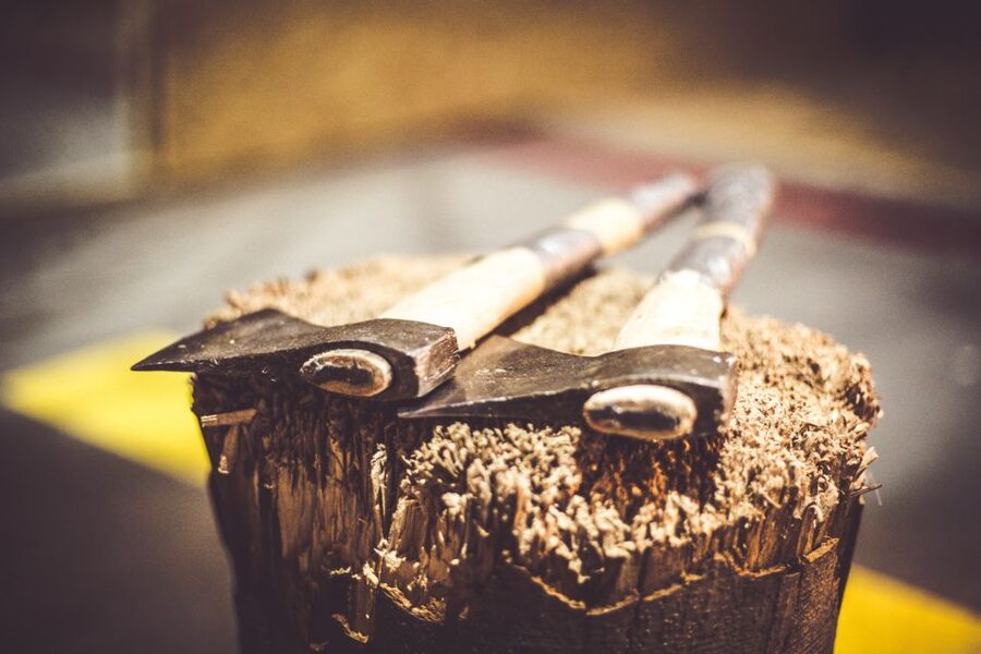Kraków: Axe-Throwing in Axe Nation, the First Club in Europe - Location and practical tips: what to wear in the basement