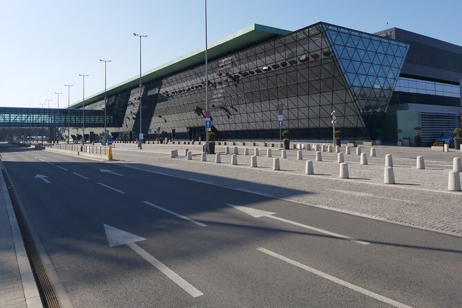 Kraków Balice Airport Transfer: Private One Way - Key things I’d plan around before you land