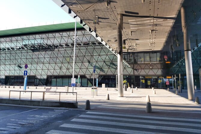 Kraków Balice Airport Transfer: Private One Way - The ride is the point, and it is built for comfort
