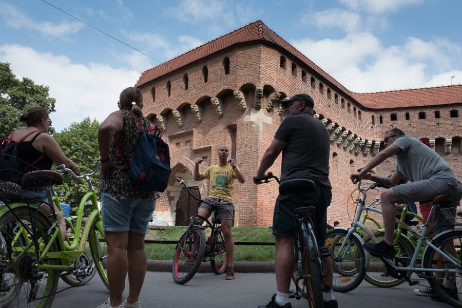 Krakow: Bike Tour of Old Town, Jewish Quarter and the Ghetto - What to plan for on the bike ride: bikes, cobblestones, and comfort