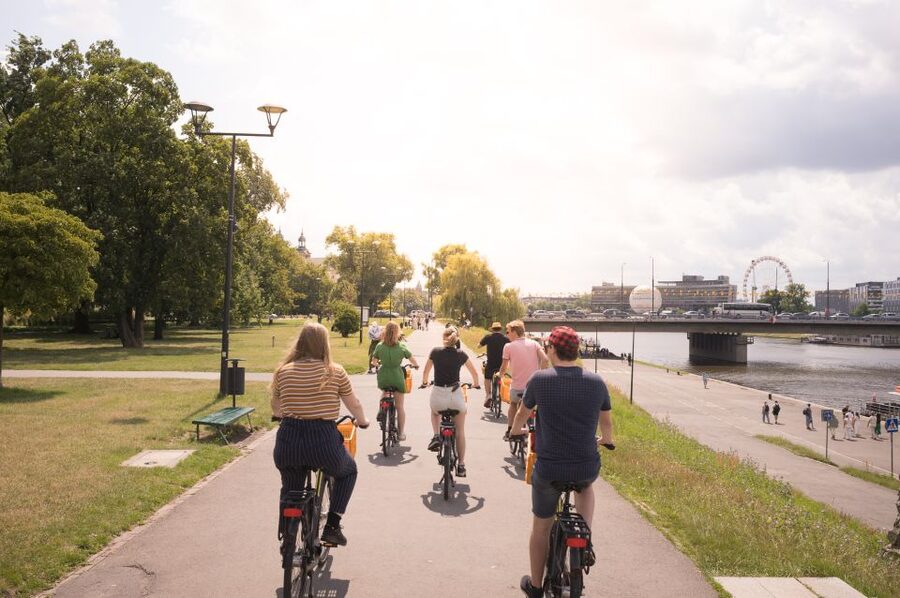 Krakow: Bike Tour of Old Town, Jewish Quarter and the Ghetto - Kazimierz: plac Nowy and Szeroka Street on two wheels