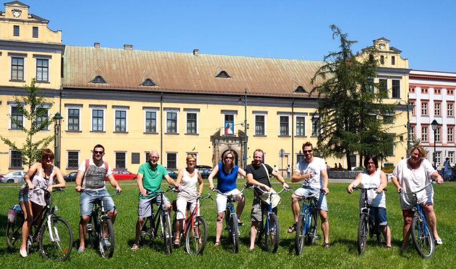 Krakow: Bike Tour of the Old Town, Kazimierz, and the Ghetto - Pacing and Timing: 2 Hours in the Evening or a Full Half-Day