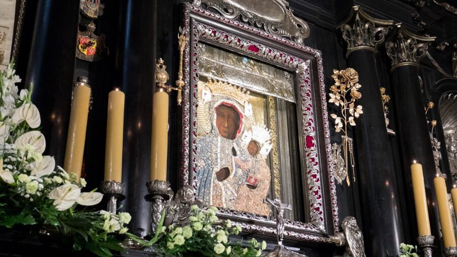 Krakow: Black Madonna of Częstochowa & Home of John Paul II - Krakow to Jasna Góra and back: how the 10-hour flow really feels
