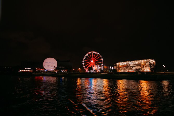 Krakow Boat Party - Photographer Included: Easier Group Photos Without the Chase