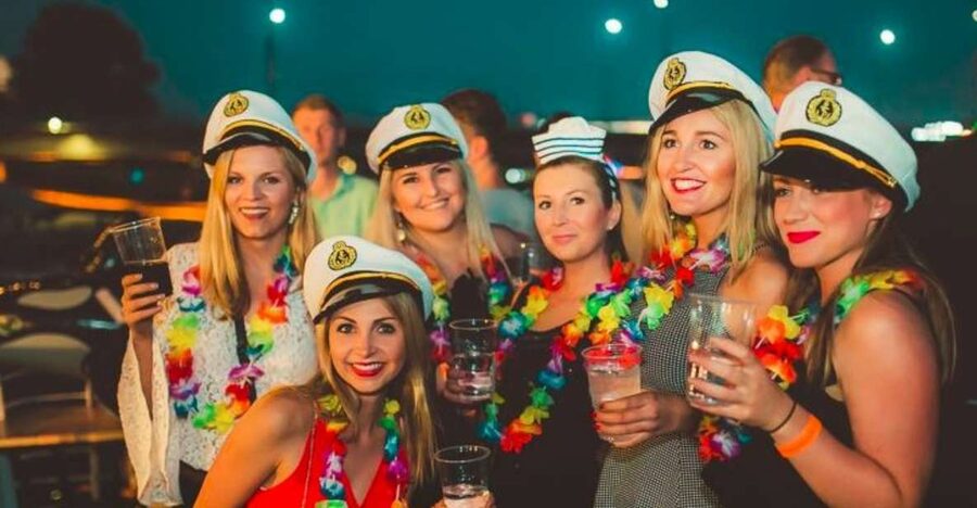 Krakow: Boat Party with Unlimited Drinks - Your Saturday plan on the Vistula, 5:00 PM or 8:00 PM