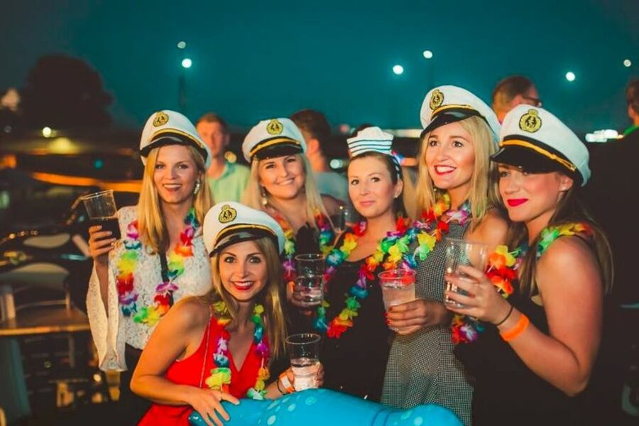 Krakow: Boat Party with Unlimited Drinks - Unlimited drinks that actually last for the cruise