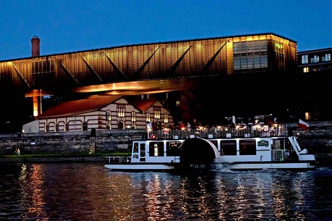 Krakow by night 60 minutes cruise The Vistula River Krakow - Audio commentary: what you can expect from the included English narration