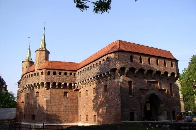 Krakow city tour by electric car - Old Town loop, getting oriented without getting lost