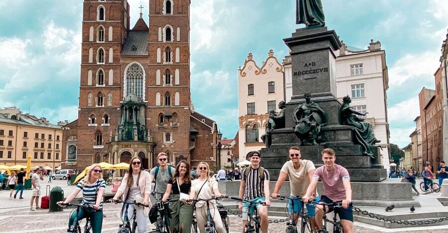 Krakow: Complete Bike tour with all the highlights - Meeting point, gear, and how smooth the ride really is