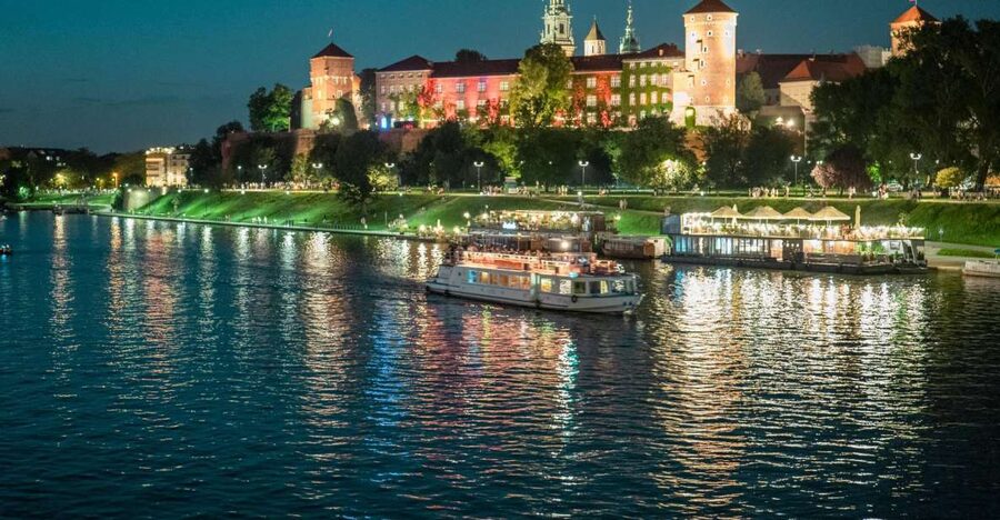 Krakow: Evening Cruise with a Glass of Wine - The wine-and-lights vibe: what the onboard experience really feels like