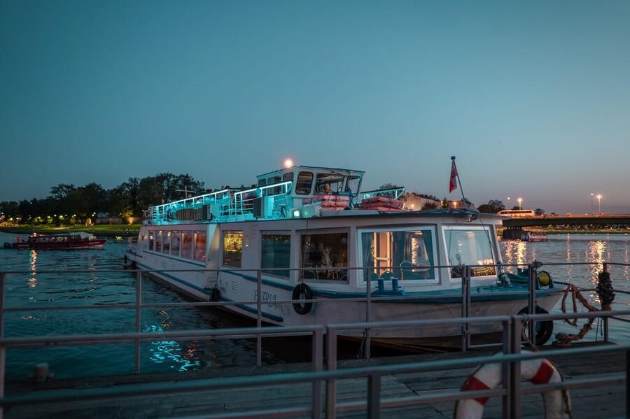 Kraków: Evening or Night River Cruise - Route Walkthrough: Wawel Royal Castle to the Bernatka Footbridge